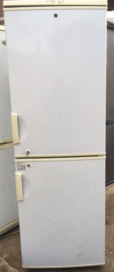 FRIDGEMASTER DOUBLE DOOR FRIDGE