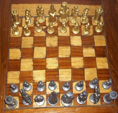 HEAVY CASTED LEAD CHESS SET