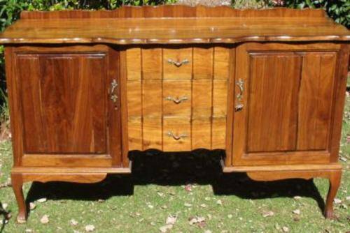LOVELY ANTIQUE BALL&CLAW SIDE BOARD