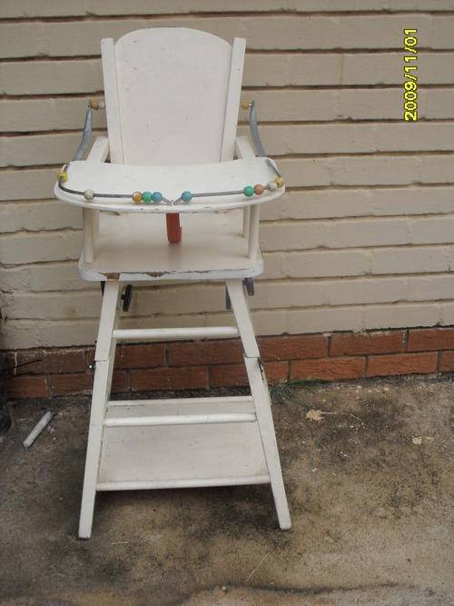 VINTAGE WOODEN BABY FOLD-UP CHAIR