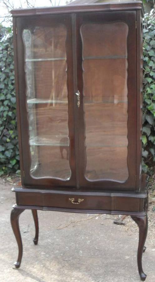 EXCELLENT QUEEN ANNE IMBUIA DISPLAY CABINET.