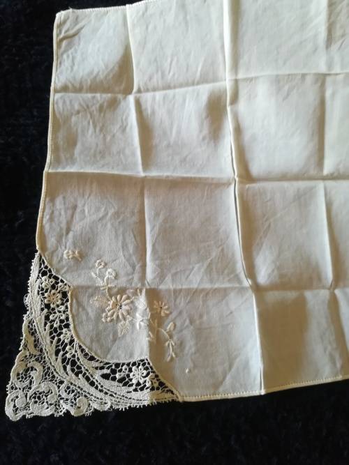 Vintage Embroidered Handkerchiefs (8)