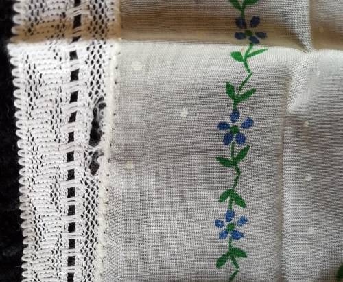 Vintage Embroidered Handkerchiefs (8)