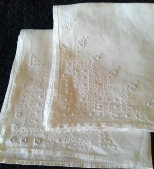 Vintage Embroidered Handkerchiefs (2)