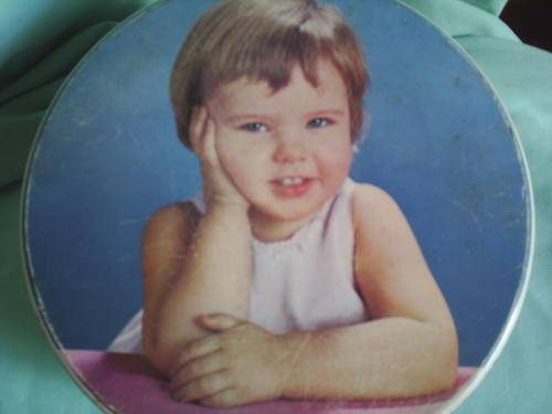 Tin (22.5cm x 8.5cm)