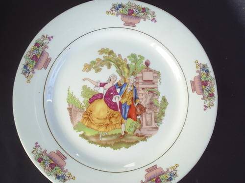 Decorative Plate (+/- 19.5cm)