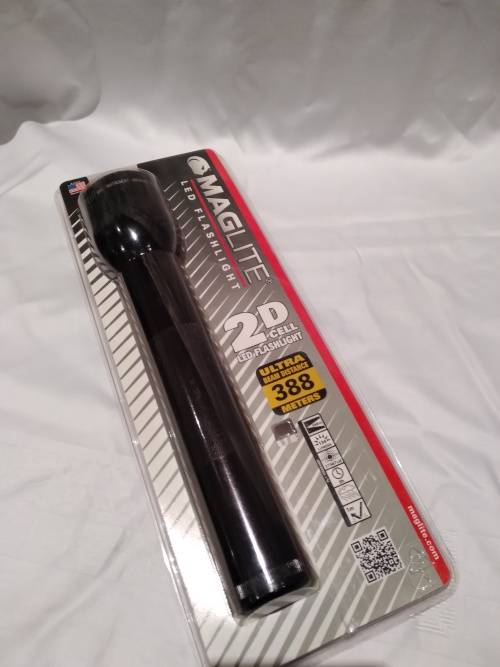 MAGlite LED 2D Cell Flashlight