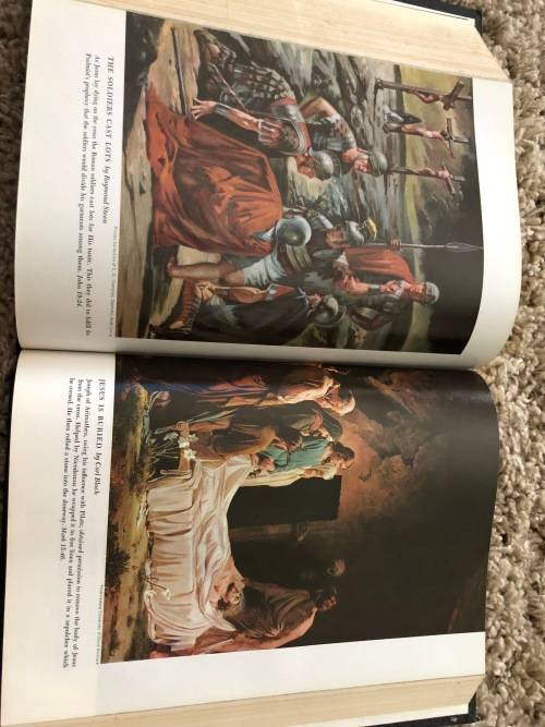 Rare Vintage 1976 Home Health Education Service Holy Bible with Hologram Last Supper Cover