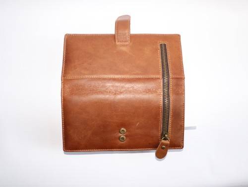GENUNIE LEATHER UNISEX TRAVELING WALLET/PURSE