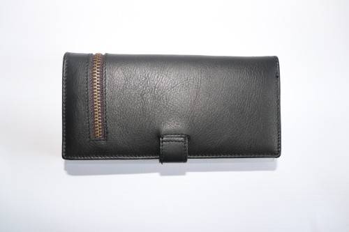 GENUNIE LEATHER UNISEX TRAVELING WALLET/PURSE