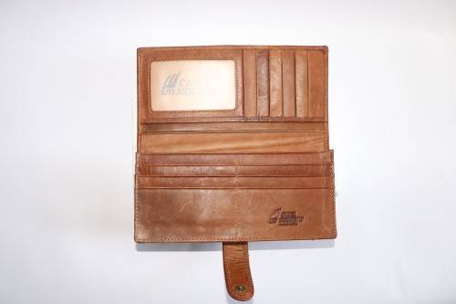 GENUNIE LEATHER UNISEX TRAVELING WALLET/PURSE