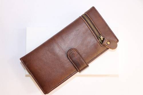 GENUNIE LEATHER UNISEX TRAVELING WALLET/PURSE
