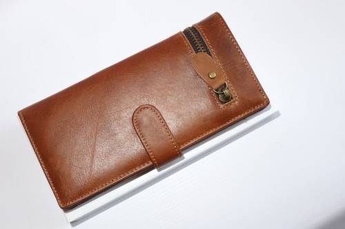 GENUNIE LEATHER UNISEX TRAVELING WALLET/PURSE