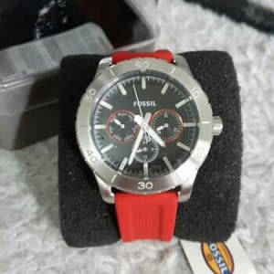 ***FOSSIL*** Brand new stunning looking men watch !!
