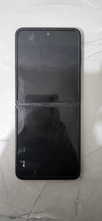 SAMSUNG Z FLIP 3 READ