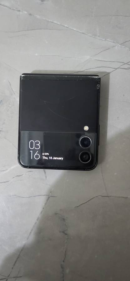 SAMSUNG Z FLIP 3 READ