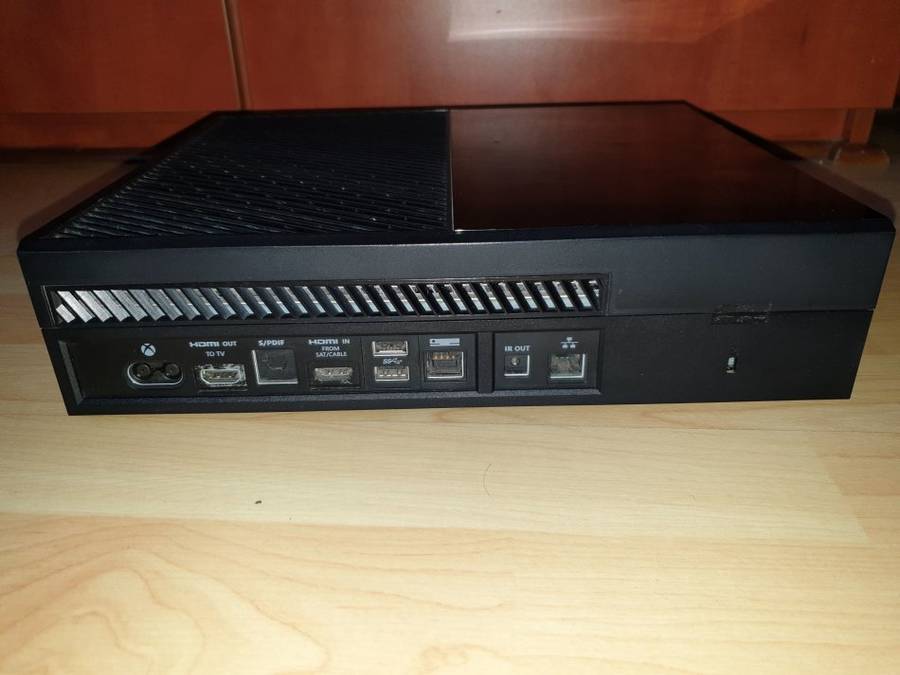 Microsoft Xbox One 500GB console + 3 Games + Controller + FREE Shipping