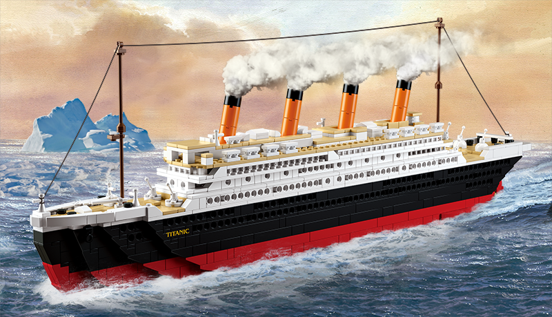 LARGE SCALE SLUBAN TITANIC MODEL KIT (65CM LONG) - 1012 PCS  (Unboxed)