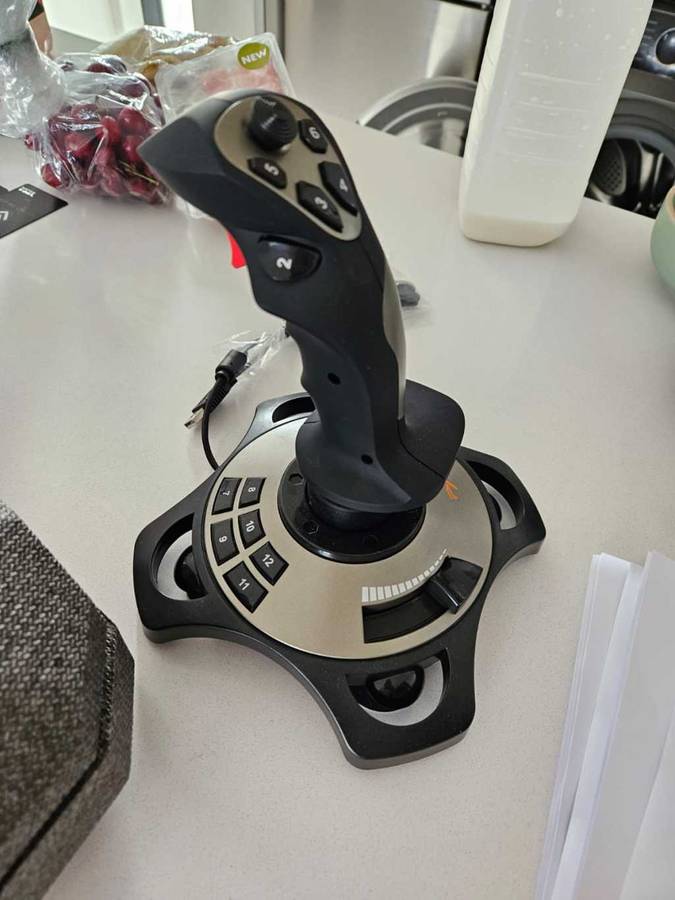 Game controls PS4/XBOX/PC joystick with Vibration Simulat - DEMO Unit