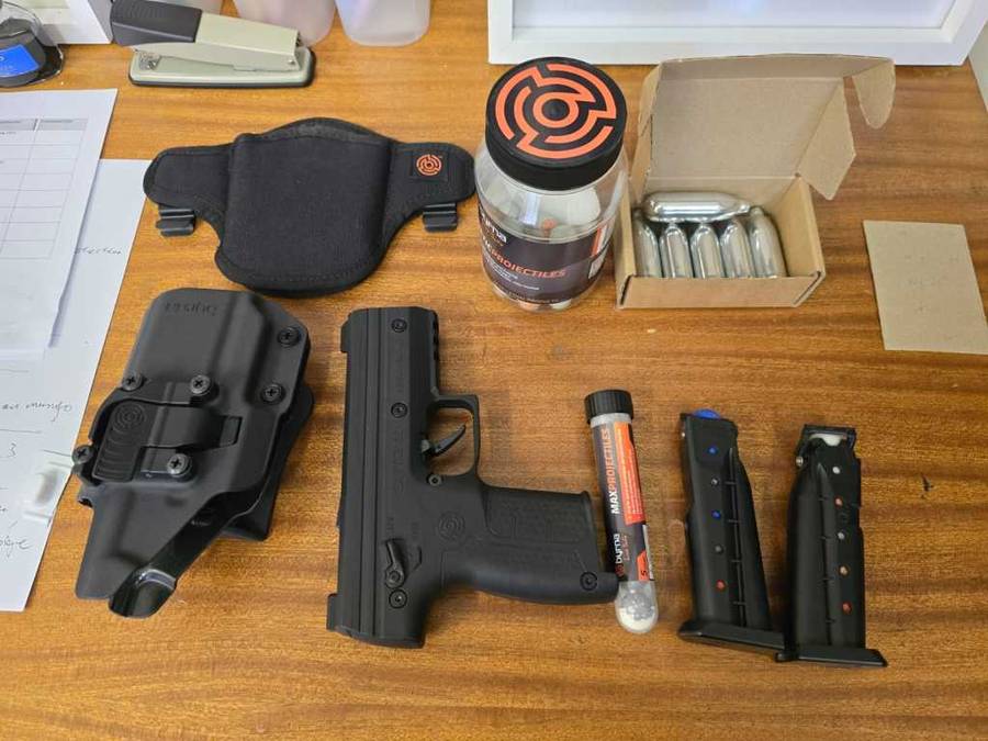 The Byrna SD (Self-Defence) Hand Gun with two holsters and a lot of free Projectiles and gas