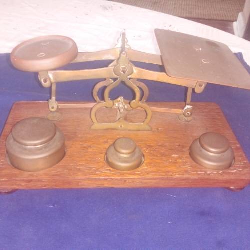 LOVELY ANTIQUE BRASS POSTAL SCALE