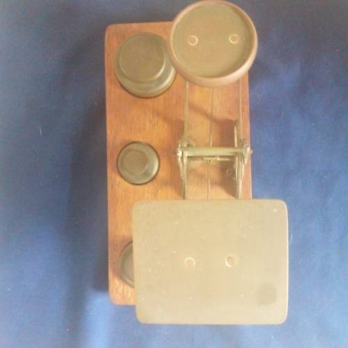 LOVELY ANTIQUE BRASS POSTAL SCALE