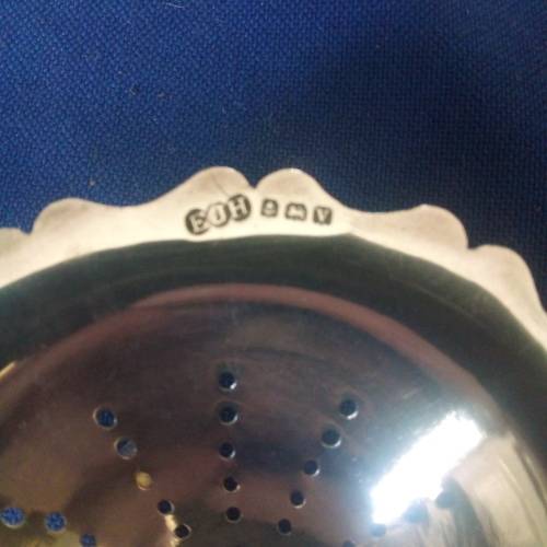 HALLMARKED STERLING SILVER TEA STRAINER