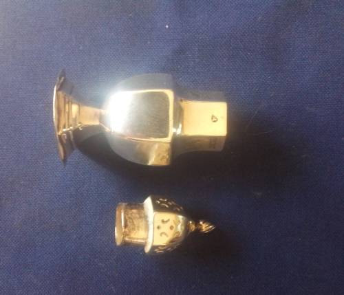 HALLMARKED STERLING SILVER SHAKER