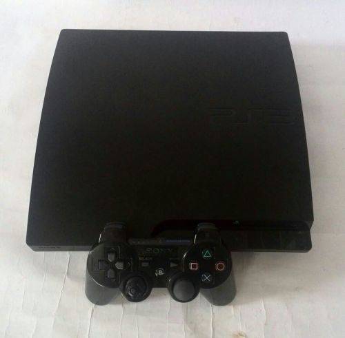 PlayStation 3 Super Slim 320GB + One Controller