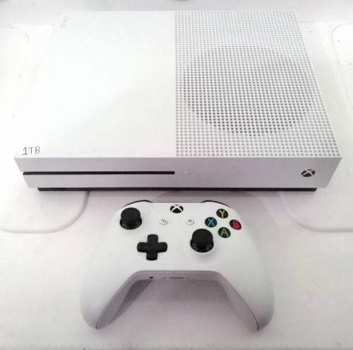 Xbox One S 1TB , 1 Controller , Fortnite, Apex Legends