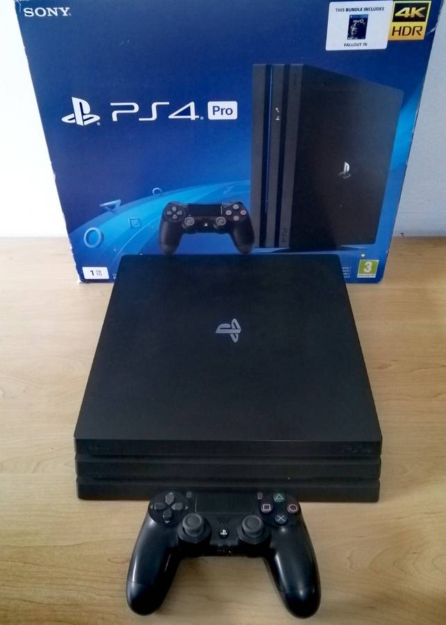 Sony PlayStation 4 Pro 1TB+ One Controller