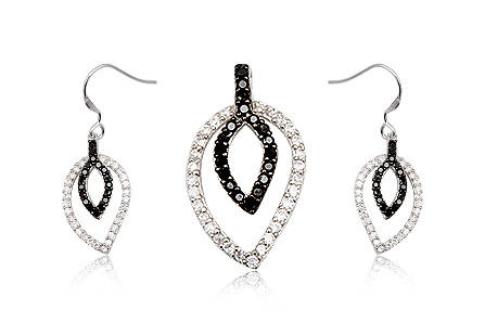 6.02gm 14K white Gold finish - Beautiful black & white Set