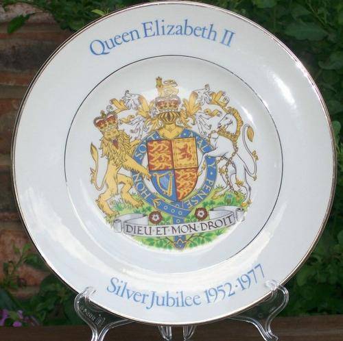 WOOD & SONS COMMEMORATIVE PLATE ## QUEEN ELIZABETH SILVER JUBILEE 1952-1977