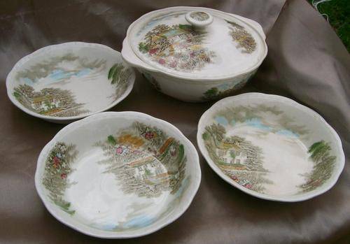 ALFRED MEAKIN TUREEN AND THREE BOWLS "FAMOUS COTTAGES" N/R ** R1 START