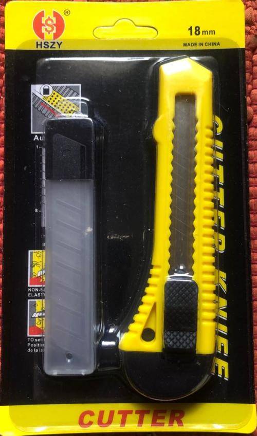 4 X Cutter Knifes - Each with a extra set of Blades - all for 1 Bid