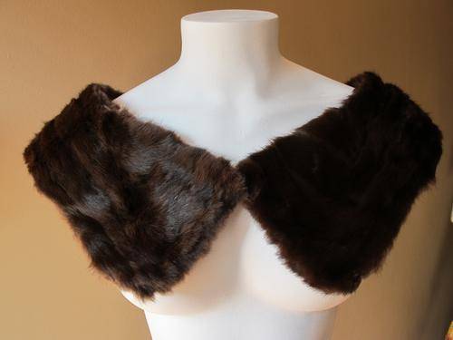 CRAZY R1 START! Authentic Fur Collar / Scarf up for grabs