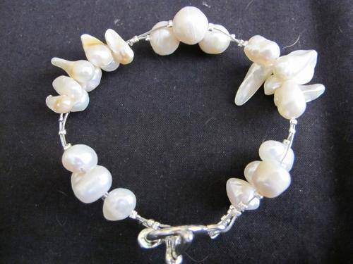 GORGEOUS and 100% UNIQUE: Genuine Freshwater Pearl Bracelet