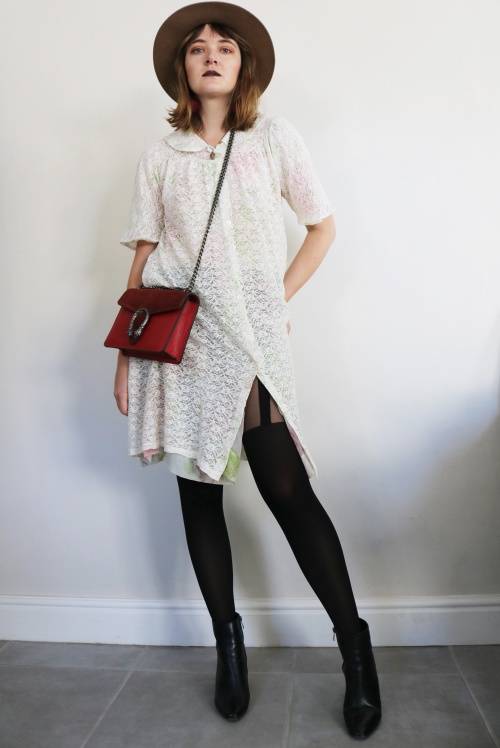 Vintage white lace dress / loose fitting dress / button up dress / size medium