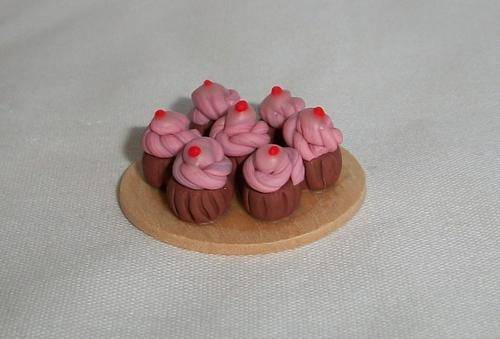 Dollhouse cupcake tray