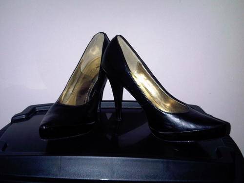 Black High Heels Size 8