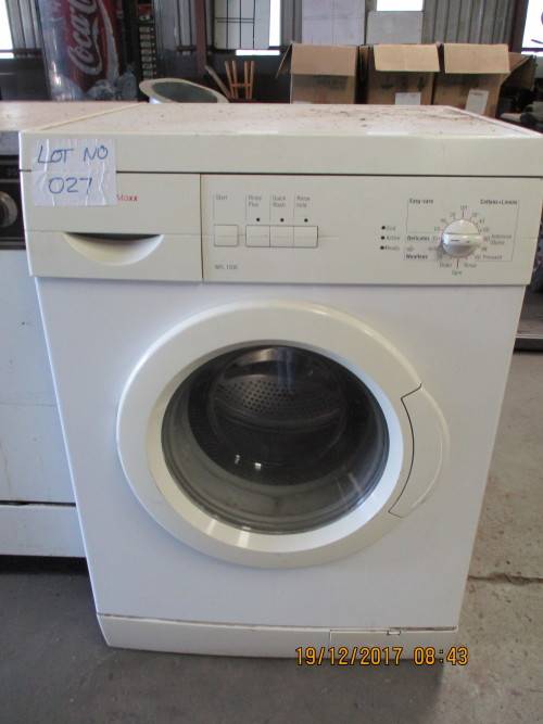 BOSCH MAXX WASHING MACHINE - VALUED AT R3000.00