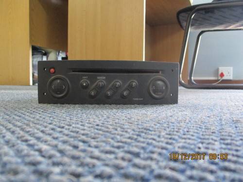 RENAULT CAR RADIO VALUED AT R850