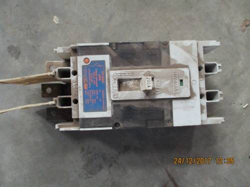 200 AMP CIRCUIT BREAKER - VALUED AT R2000.00