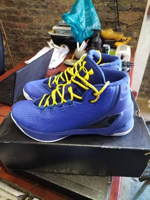 UNDER ARMOUR CURRY 3 UK9**R4500-00**