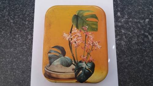 Lot of vintage tins and cigar tubes