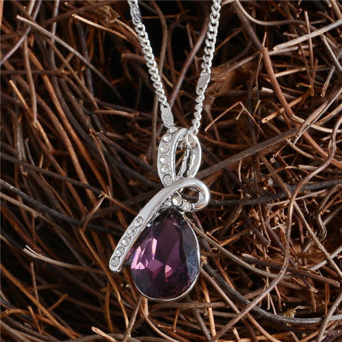 *** BEAUTIFUL PURPLE CRYSTAL PENDANT - FREE NECKLACE***