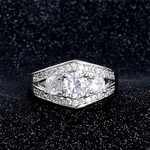 *** BOLD 3 STONE  -  CUBIC ZIRCONIA RING * Size O***