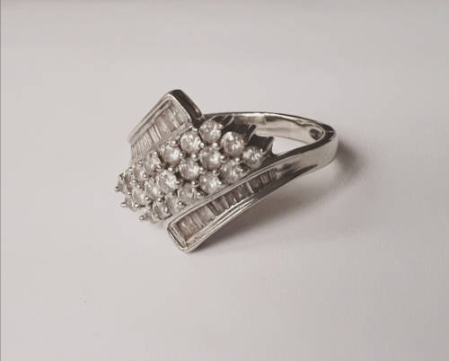 9ct white gold diamond ring