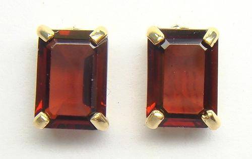 2.00CT NATURAL EMERALD CUT PYROPE GARNET EARRINGS 9K SOLID GOLD