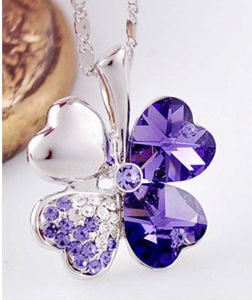 ***GORGEOUS 4 LEAF CLOVER CRYSTAL PENDANT - PERIDOT GREEN OR PURPLE***